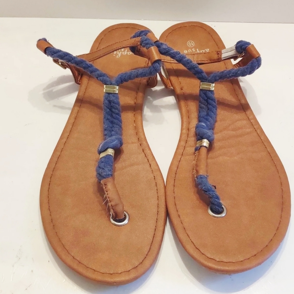 Women's Sandal Size 10